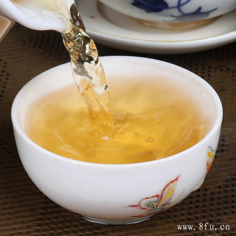  白牡丹，是当地茶农夏季必备的白茶之一。