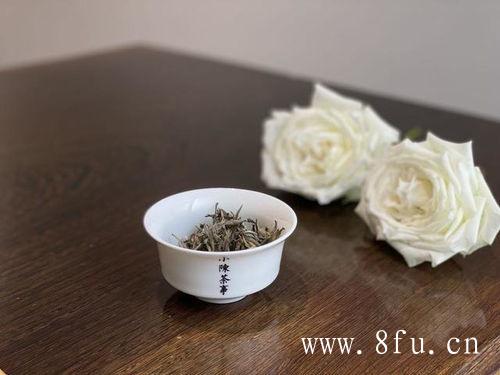 寿眉茶饼沏茶要领,白茶茶泡水温