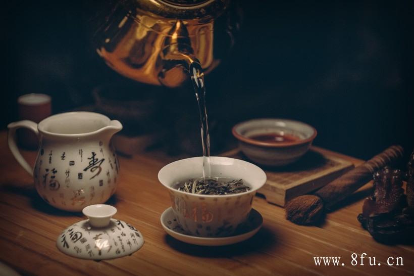 为什么白茶用紫砂壶泡更香？