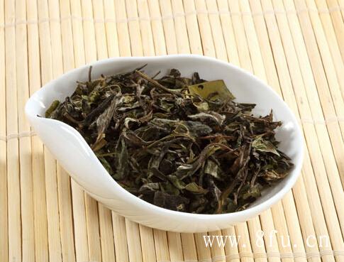 白茶紫砂壶冲泡