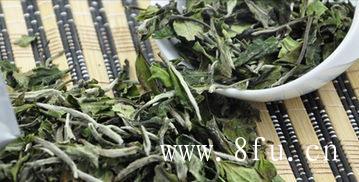 白毫银针泡出来是什么样子